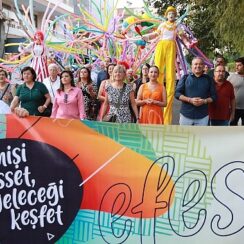 Efes Selçuk Belediyesi tarafından bu yıl 54.sü düzenlenecek olan kültür, sanat ve yaşam festivali EFEST, 6-7-8 Eylül tarihlerinde Efes Selçuk ile buluşuyor