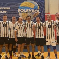 EÜ Voleybol Takımı Kamu Spor Oyunları 2024 turnuvasında yarı finale yükseldi