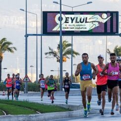 İzmir’de Uluslararası 9 Eylül İzmir Yarı Maratonu’yla kurtuluş coşkusu başladı