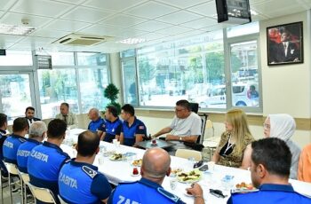 Kahramankazan Belediye Başkanı Selim Çırpanoğlu, Zabıta Haftası dolayısıyla Zabıta Müdürlüğü’nü ziyaret ederek personellerle bir araya geldi