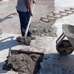 Kahramankazan Belediyesi, yeni eğitim öğretim dönemi öncesi ilçedeki okullara yönelik kapsamlı bakım ve onarım çalışması yapıyor