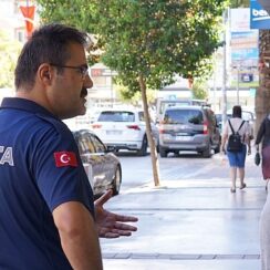 Kemalpaşa Belediyesi Zabıta ekipleri kaldırımları yayalaştırma çalışmalarını hızlandırdı