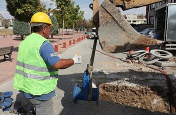 Konya Büyükşehir altyapı yenileme çalışmalarına devam ediyor