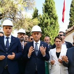 Özgür Özel’in Bornova mesaisi Cami açılışıyla başladı