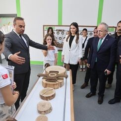 Sanayi ve Teknoloji Bakanı Kacır, Canik Özdemir Bayraktar Keşif Kampüsü’nde