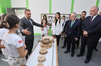 Sanayi ve Teknoloji Bakanı Kacır, Canik Özdemir Bayraktar Keşif Kampüsü’nde