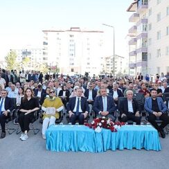 Sivas Belediyesi tarafından Şeyh Şamil Mahallesi’nde yapımı tamamlanan Nevzat Öztürk Parkı hizmete açıldı.