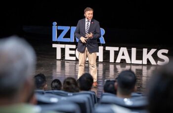 TechTalks’ta yeni çağ açılımı  Kuzuloğlu, “İnsanın insanı yönettiği son kuşak olabiliriz”