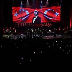 Zeki Müren, masal tadında bir gece ile anıldı