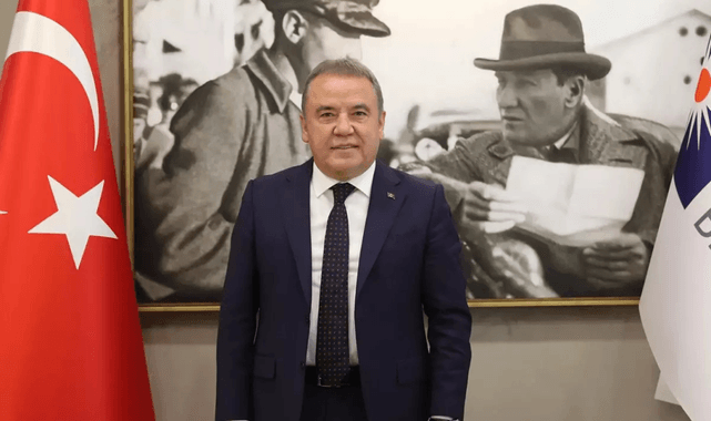 Antalya Büyükşehir Belediye Başkanı Muhittin Böcek Tutuklanarak Cezaevine Gönderildi