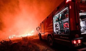 Yangınları söndürmek için canlarını siper ettiler
