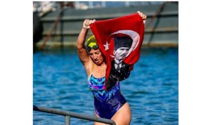 30 Ağustos’ta 30 Saatlik Yüzme Performansı
