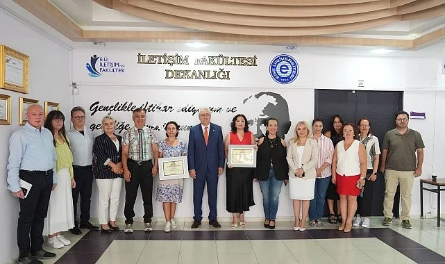 Rektör Prof. Dr. Budak, İletişim Fakültesinin akreditasyon sevincine ortak oldu